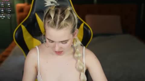 Snapshot of playhard054 chatting on 06-19-26, 02:21 Lana online show from 06-19-26, 02:21