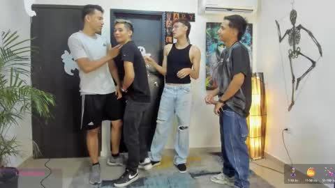 Snapshot of playhardsex chatting on 10-11-25, 11:14 online show from 10-11-25, 11:14