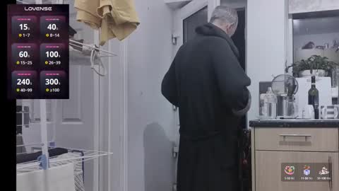 Play Me online show from 10-12-25, 10:53