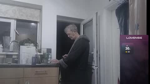 Play Me online show from 02-09-26, 03:43