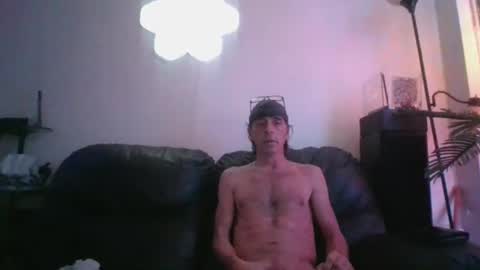Snapshot of playoncam69 chatting on 12-18-24, 11:02 playoncam69 online show from 12-18-24, 11:02