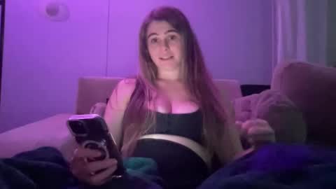 Snapshot of playwithcaity chatting on 05-11-26, 12:27 Caity online show from 05-11-26, 12:27