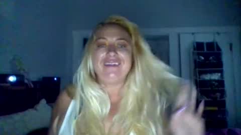 playwithmeplz11 online show from 06-17-26, 07:00