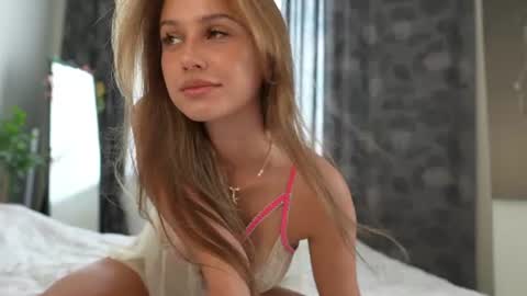 Snapshot of playwithmil chatting on 07-22-26, 02:09 21 y.o Mila online show from 07-22-26, 02:09