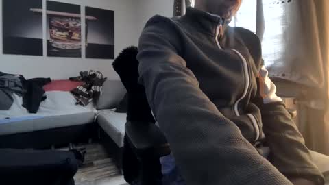 Hello ask me  . Im glad  to see you here in my room. Welcome PVT is open online show from 10-05-25, 09:51