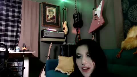 pleasantdinosaurus7537 online show from 11-28-25, 12:08