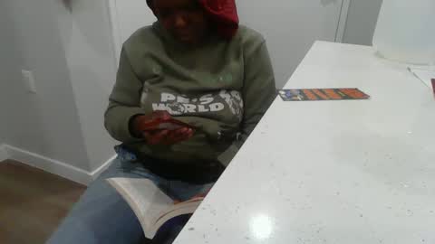 pleasepadrona online show from 02-20-25, 10:04