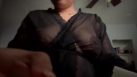 Snapshot of pleaseze chatting on 02-11-25, 03:29 theestallion online show from 02-11-25, 03:29