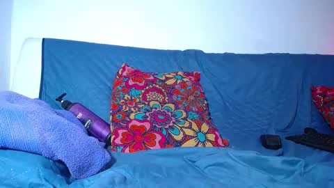  CHARLOTTE  online show from 02-10-25, 04:14