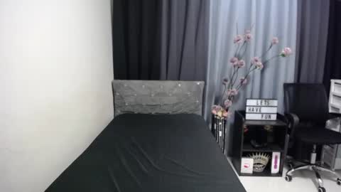 LAUREEN online show from 02-04-26, 10:43