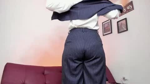 Snapshot of pleasurecompany chatting on 10-24-25, 08:00 sergio natalie online show from 10-24-25, 08:00