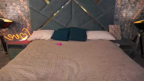 Snapshot of pleasurewecouple chatting on 10-25-25, 01:07 Ira brunette and Vika blonde online show from 10-25-25, 01:07