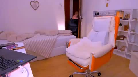 PleasureWitch online show from 05-14-26, 08:15