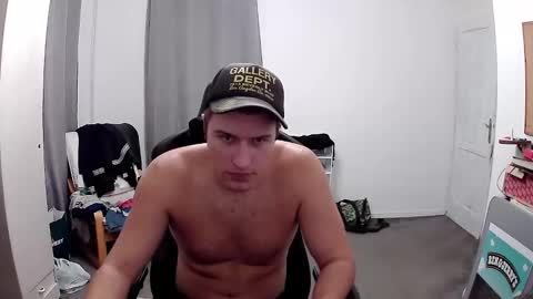 Snapshot of plkrisztian chatting on 10-14-25, 03:02 plkrisztian online show from 10-14-25, 03:02