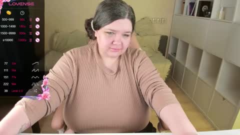 Snapshot of plum_pie__ chatting on 11-12-25, 12:55 Alice online show from 11-12-25, 12:55