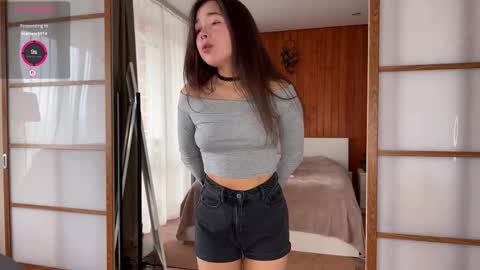 Snapshot of plumybun chatting on 09-21-25, 04:25 Acey online show from 09-21-25, 04:25