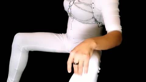 QUeeERxySEXMantrix online show from 10-11-25, 06:39