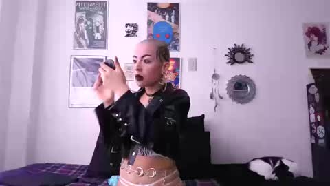    online show from 09-24-25, 08:23