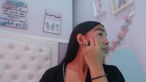 Pocahontas online show from 09-24-25, 01:14