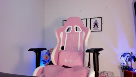 Jasmine online show from 11-22-25, 02:21