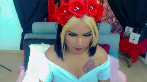 Snapshot of pocahontasexxy chatting on 01-11-25, 05:41 DaniellaBaby online show from 01-11-25, 05:41