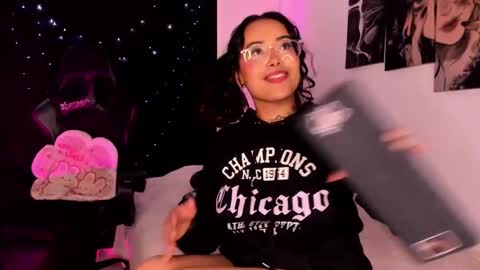 Willow                      Hours 12pm to 630pm Colombian time FRIDAY AND SUNDAY FREE DAYS online show from 01-08-25, 05:59