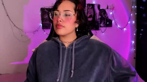 Willow                      Hours 12pm to 630pm Colombian time FRIDAY AND SUNDAY FREE DAYS online show from 11-10-25, 05:34