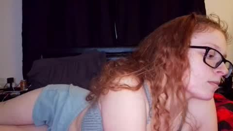 poisonivyy95 online show from 06-26-26, 02:16