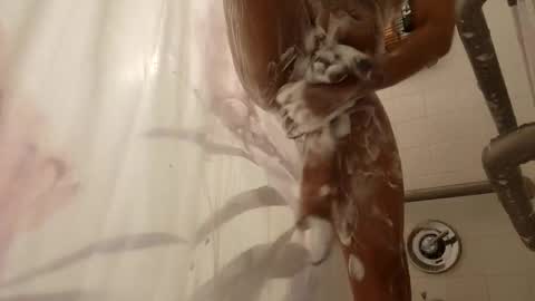 Snapshot of polebee85 chatting on 01-05-25, 04:58 Polebee online show from 01-05-25, 04:58