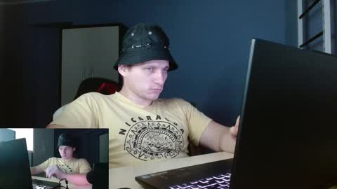 Poliglotjoe2 online show from 02-11-26, 04:34