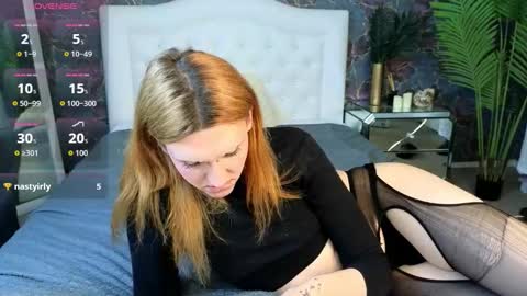 Snapshot of polinamanson chatting on 09-16-25, 09:49 Polina Manson online show from 09-16-25, 09:49