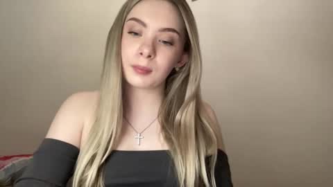 polishangel222 online show from 03-10-26, 05:51