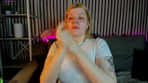 Polly online show from 05-11-26, 01:11