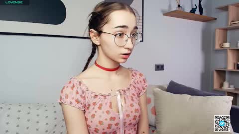 Polly online show from 10-07-25, 07:49