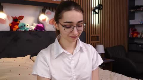 Polly online show from 03-24-26, 12:10