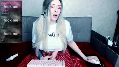 Snapshot of polly_wow chatting on 03-01-25, 06:54 Polly online show from 03-01-25, 06:54