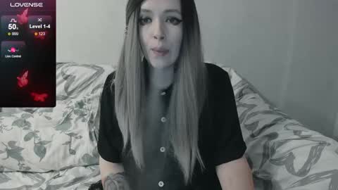 Snapshot of polly_wow chatting on 04-15-26, 06:26 Polly online show from 04-15-26, 06:26