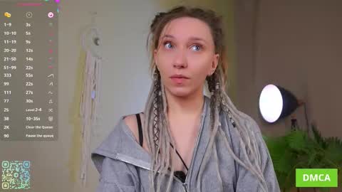 Snapshot of pollybun chatting on 10-19-25, 05:19 Anna online show from 10-19-25, 05:19