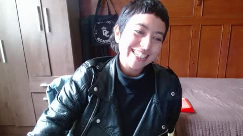 Poly online show from 03-07-25, 08:33