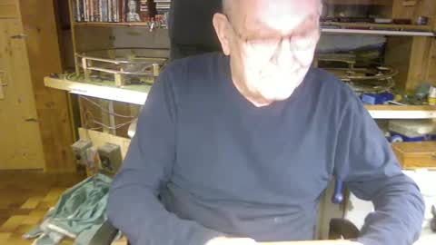pomme1949 online show from 12-17-24, 09:50