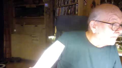 Snapshot of pomme1949 chatting on 12-05-25, 02:47 pomme1949 online show from 12-05-25, 02:47