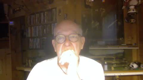 Snapshot of pomme1949 chatting on 02-15-26, 02:58 pomme1949 online show from 02-15-26, 02:58