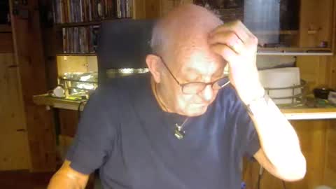 Snapshot of pomme1949 chatting on 03-04-26, 10:54 pomme1949 online show from 03-04-26, 10:54