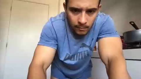 Snapshot of poormanbr chatting on 10-24-25, 03:30 poormanbr online show from 10-24-25, 03:30