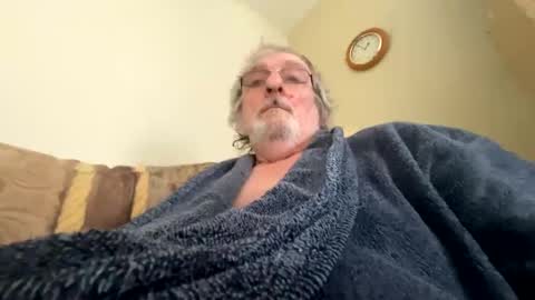 Snapshot of pop1951 chatting on 02-22-25, 06:52 pop1951 online show from 02-22-25, 06:52