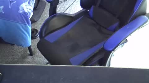 Snapshot of pop196705 chatting on 12-02-25, 07:25 pop196705 online show from 12-02-25, 07:25