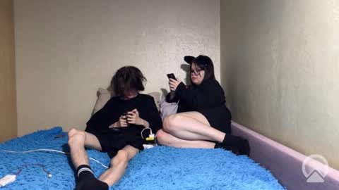 Snapshot of popoul_couple chatting on 11-13-25, 01:54 popoul_couple online show from 11-13-25, 01:54