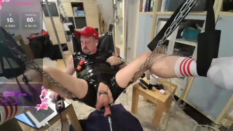 Snapshot of poppersbator73 chatting on 02-21-25, 06:37 poppersbator73 online show from 02-21-25, 06:37