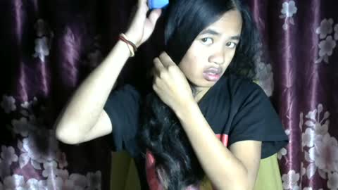 Snapshot of poppy_kelley chatting on 06-18-26, 04:46 Lilly online show from 06-18-26, 04:46