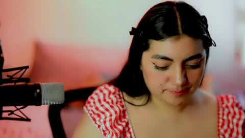 Snapshot of poppykens chatting on 05-12-26, 09:01 Poppy Kensington online show from 05-12-26, 09:01
